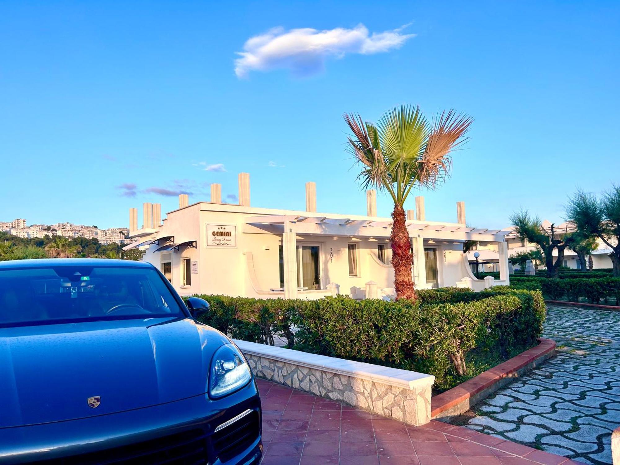 Gemini Luxury Rooms Peschici Exterior foto